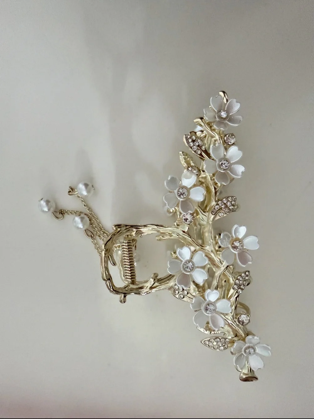 Source Unknown Gold Floral Hair Claw with White Enamel Flowers